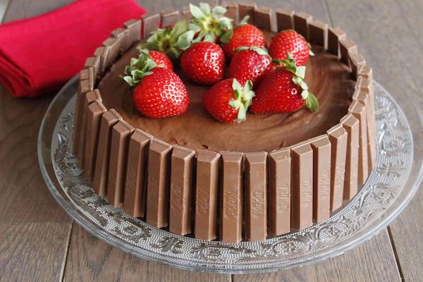 kitkat birthday cake